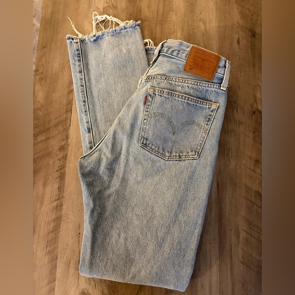 Levi’s Women’s 501 Distressed Jeans - Picture 4 of 9